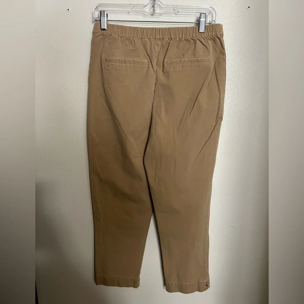 ISAAC MIZRAHI Classic Pull On Casual Capri‎ Length Khaki Pants Tan Women's Sz 10